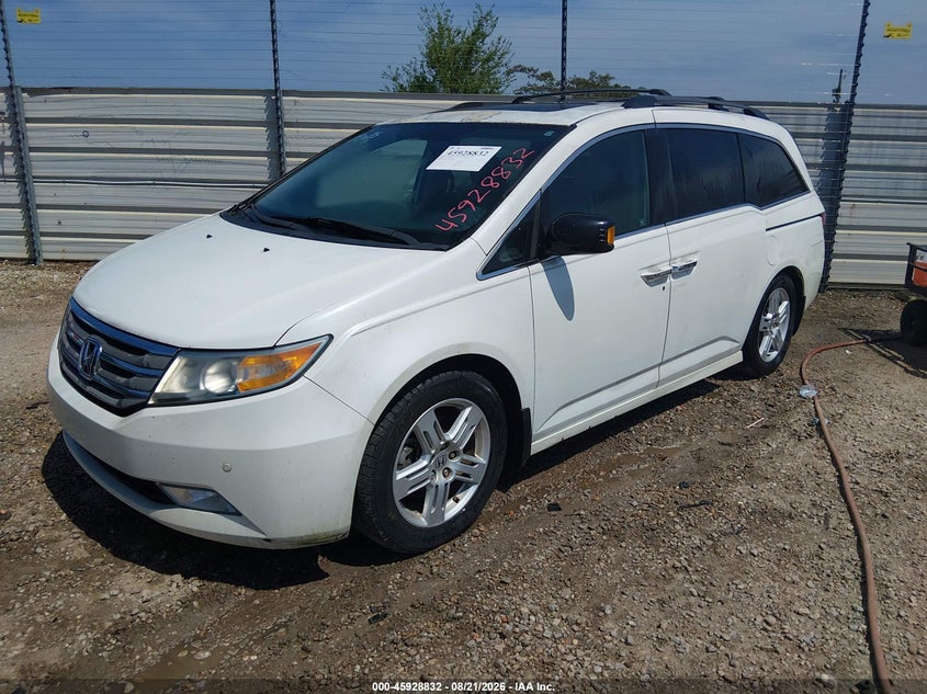 2012 Honda Odyssey, Normal Wear & Tear, IAAI, VIN 5FNRL5H95CB146737 — photo 2