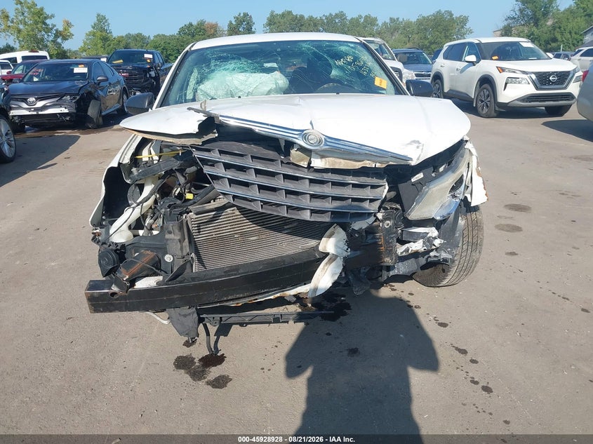 2010 CHRYSLER SEBRING auction photo 6