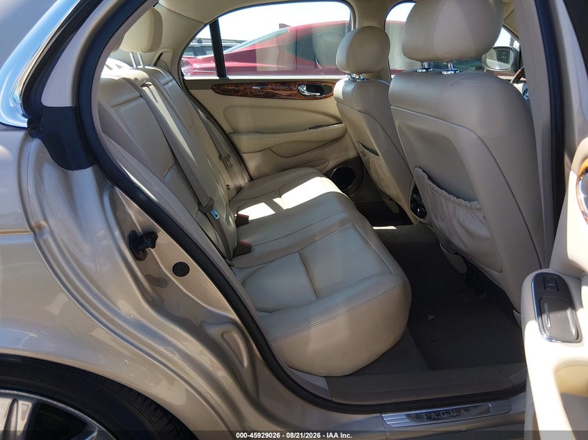 2004 JAGUAR XJ SEDAN 4.2L V-8 DOHC, VVT, 294HP