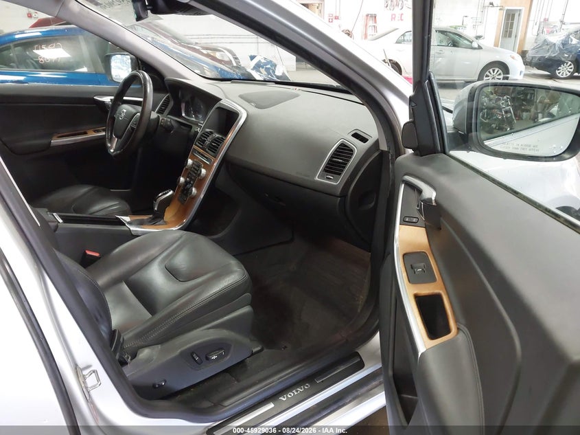 VOLVO XC60 - zdjęcie 5