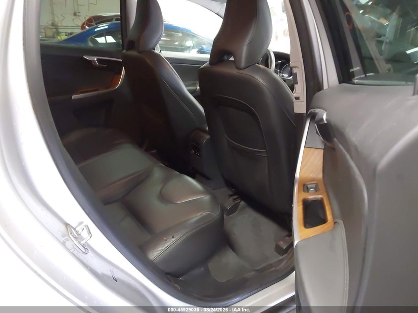 VOLVO XC60 - zdjęcie 8
