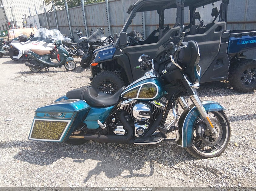 HARLEY-DAVIDSON FLHX 2014