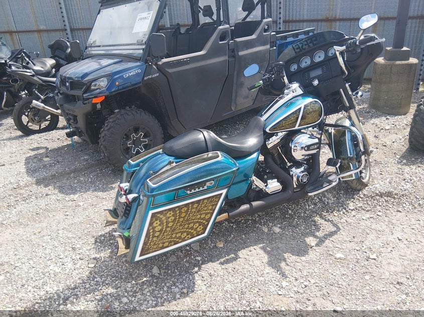 HARLEY-DAVIDSON FLHX 2014