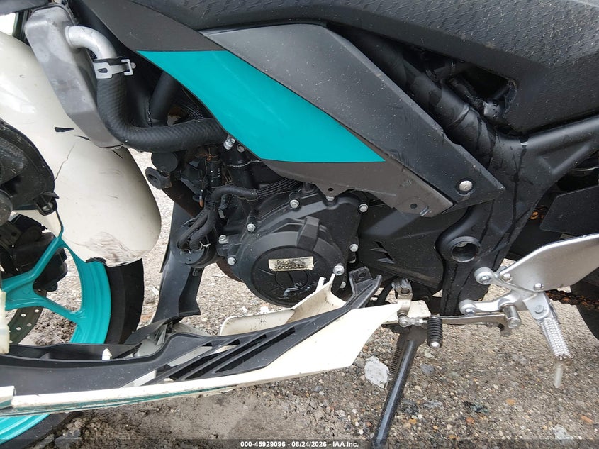 YAMAHA YZFR3 2024