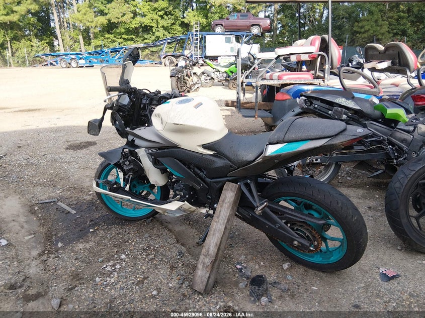 2024 YAMAHA YZFR3 — zdjęcie 3