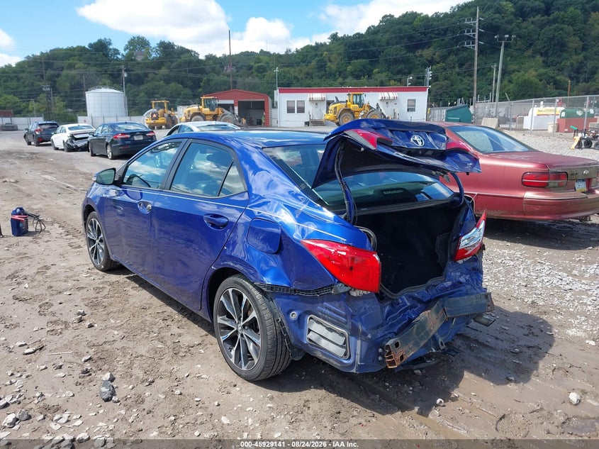2017 TOYOTA COROLLA auction photo 3