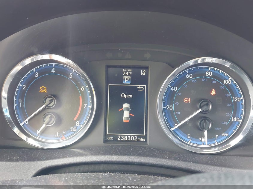 2017 TOYOTA COROLLA auction photo 7