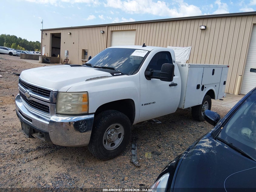 2009 Chevrolet Silverado, Left & Right Side, IAAI, VIN 1GBHC44K99E106562 — photo 2