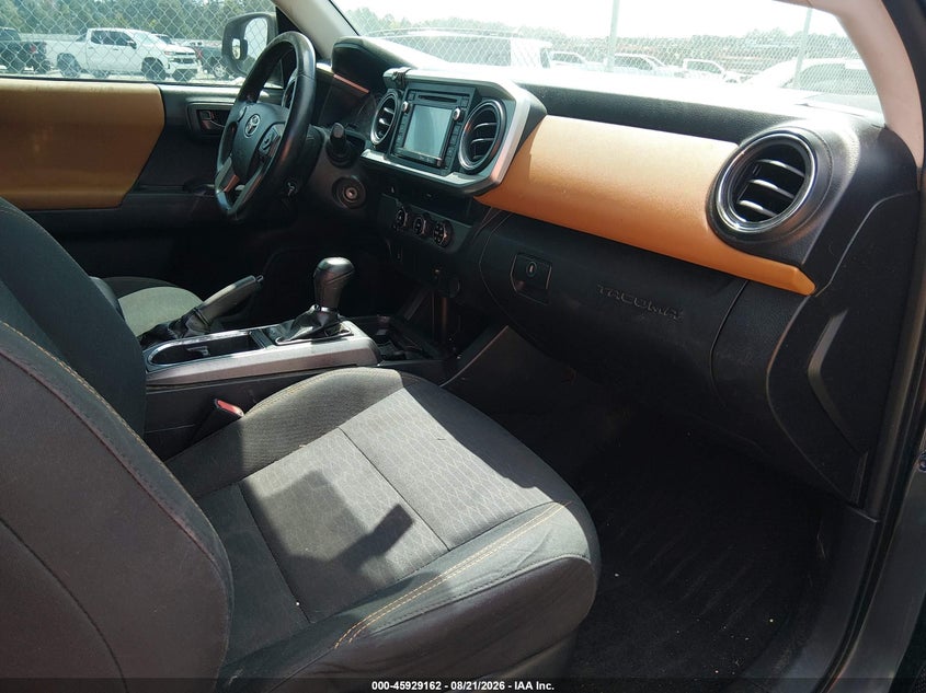 2016 TOYOTA TACOMA auction photo 5