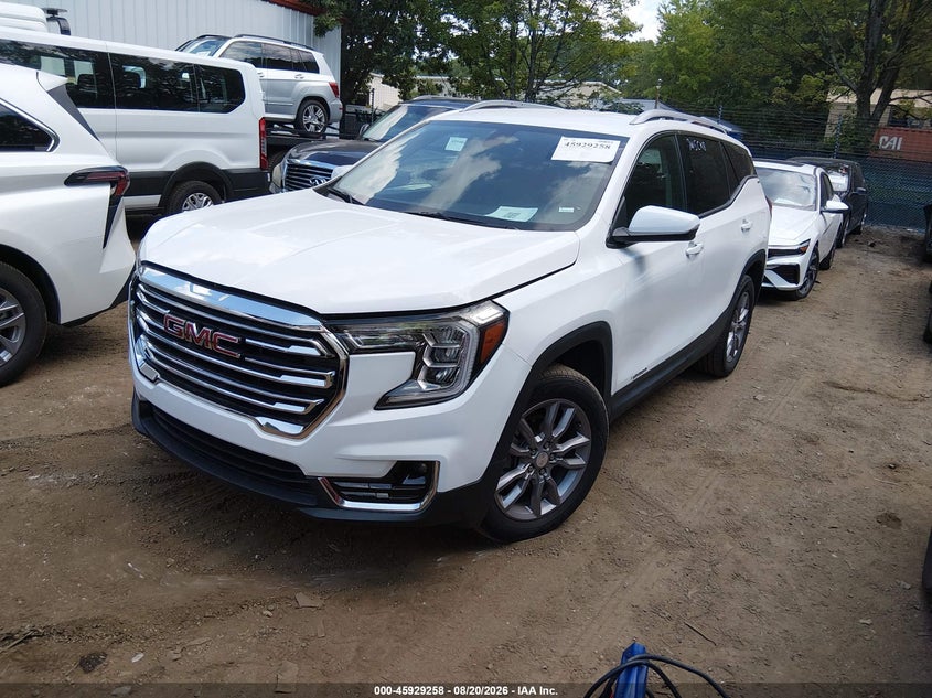 2024 GMC Terrain, Right Side, IAAI, VIN 3GKALVEG6RL358383 — photo 2