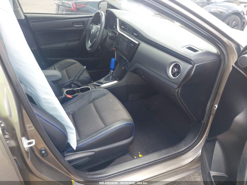 2017 TOYOTA COROLLA auction photo 5