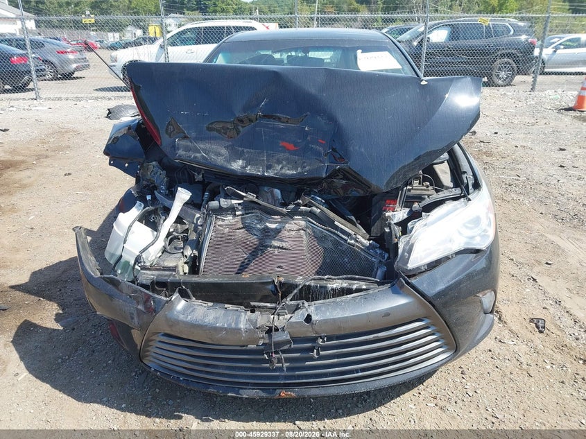 TOYOTA CAMRY - zdjęcie 13