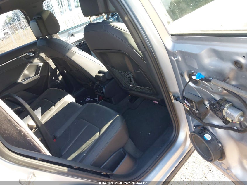 AUDI Q3 - zdjęcie 8