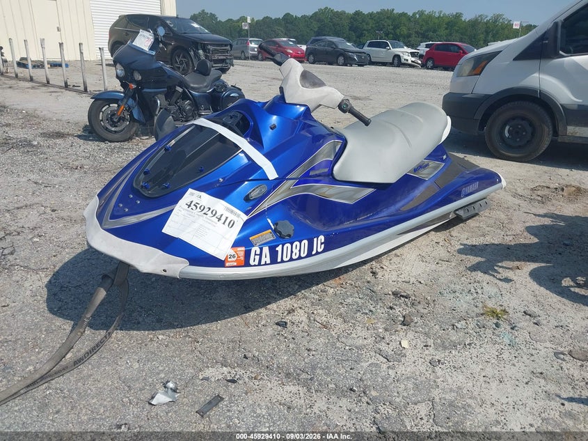 2005 YAMAHA VX110 DELUXE auction photo 2
