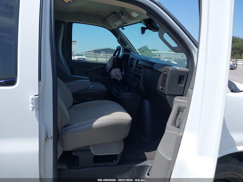 2025 CHEVROLET EXPRESS PASSENGER auction photo 5