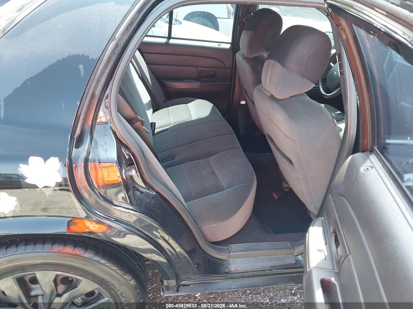 2011 FORD CROWN VICTORIA auction photo 8