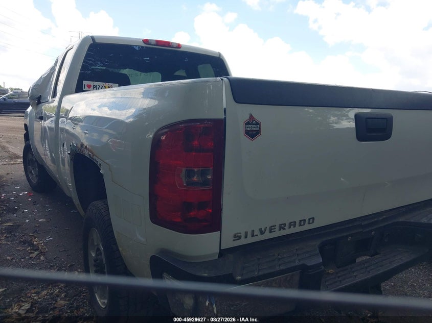 2011 CHEVROLET SILVERADO 2500HD auction photo 3