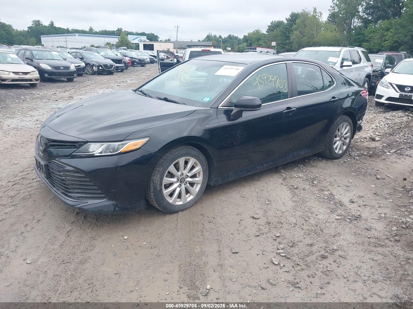 2018 Toyota Camry Le, Удар сзади, IAAI, VIN 4T1B11HK9JU070460 — фото 2
