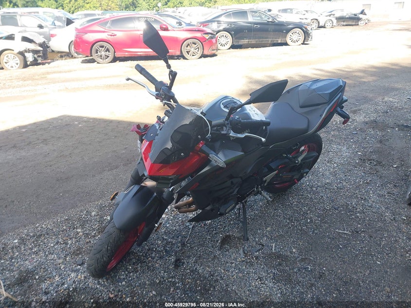 KAWASAKI ER500 2025