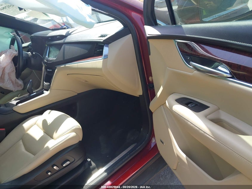 CADILLAC XT5 - zdjęcie 5
