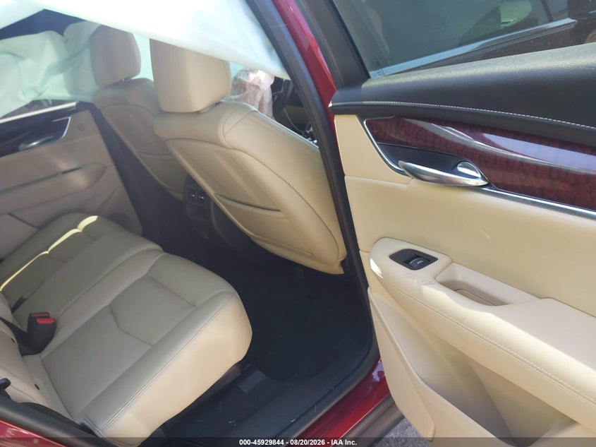 CADILLAC XT5 - zdjęcie 8