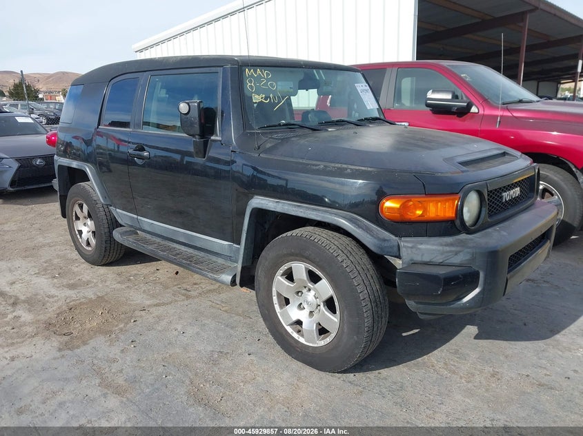2007 TOYOTA FJ CRUISER auction photo 1
