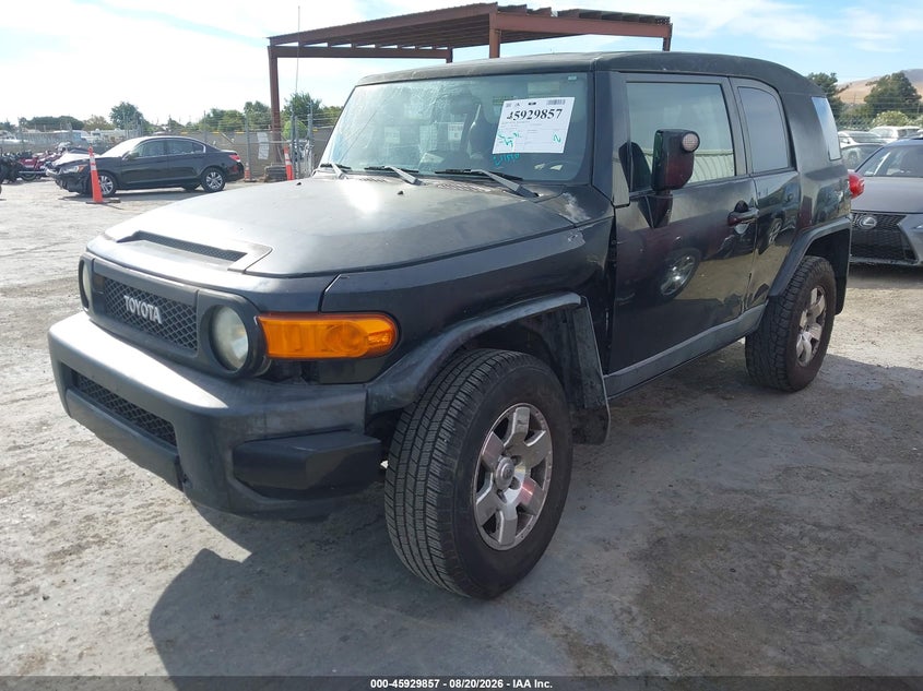 2007 TOYOTA FJ CRUISER auction photo 2
