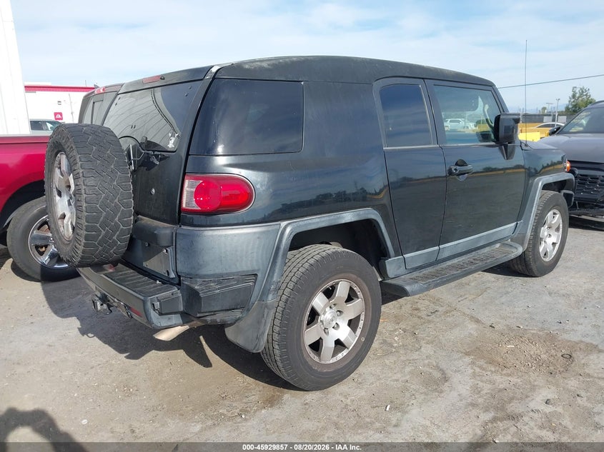 2007 TOYOTA FJ CRUISER auction photo 4