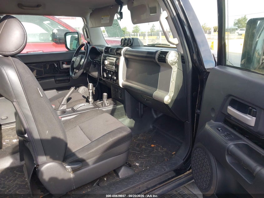 2007 TOYOTA FJ CRUISER auction photo 5