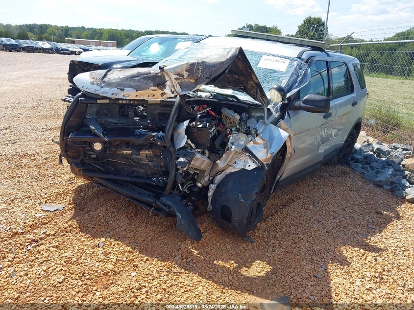2018 FORD POLICE INTERCEPTOR UTILITY auction photo 2