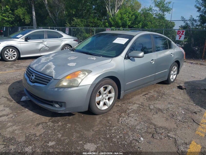 2007 Nissan Altima, Right Front, IAAI, VIN 1N4AL21E37N45100 — photo 2