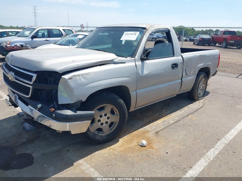 2006 Chevrolet Silverado, Front End, IAAI, VIN 1GCEC14V56Z130837 — photo 2