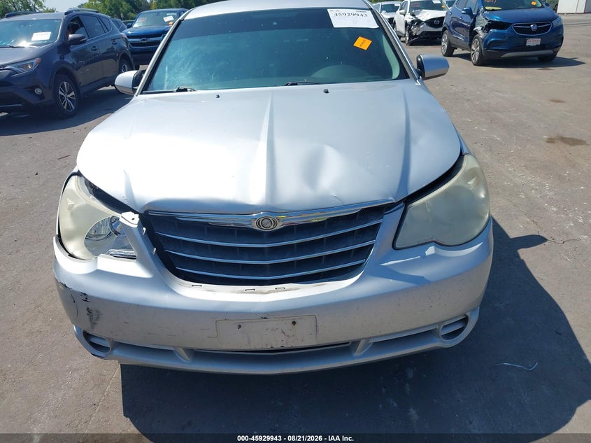 2010 CHRYSLER SEBRING auction photo 6