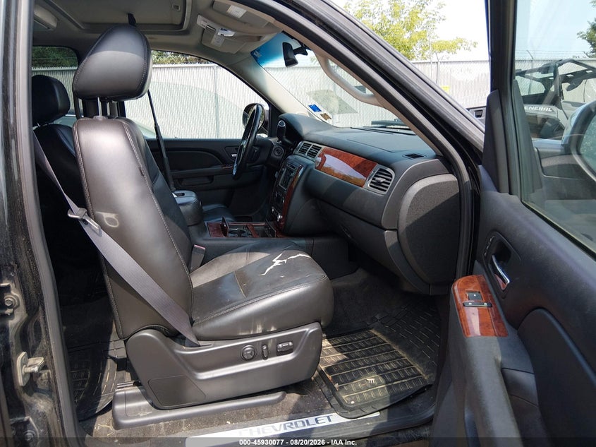 2011 CHEVROLET TAHOE auction photo 5