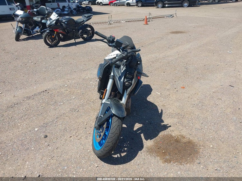 SUZUKI GSX800 2024