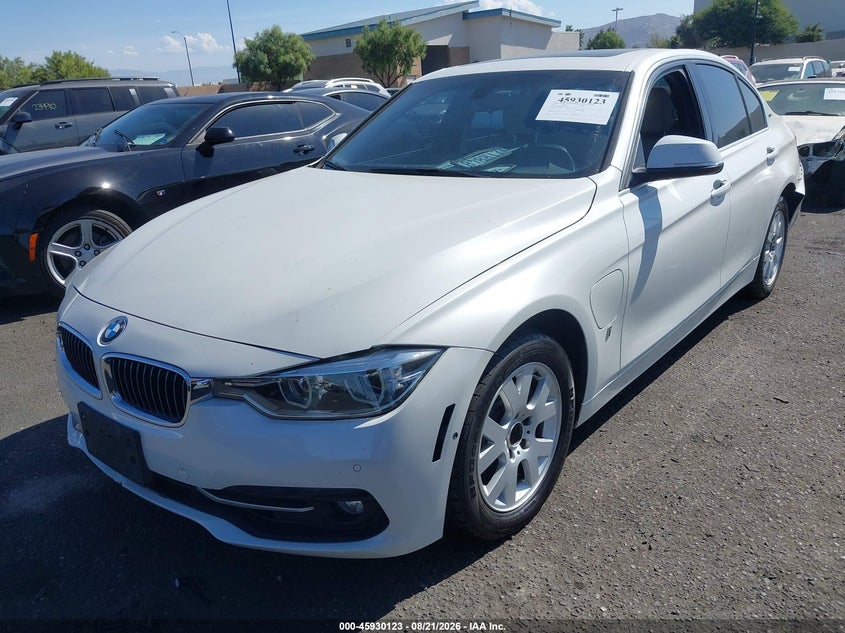 2017 BMW 3er, Удар сзади, IAAI, VIN WBA8E1C33HA159193 — фото 2