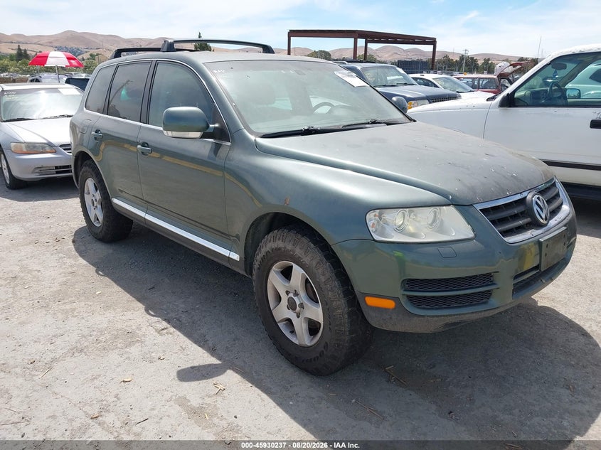 2005 VOLKSWAGEN TOUAREG auction photo 1