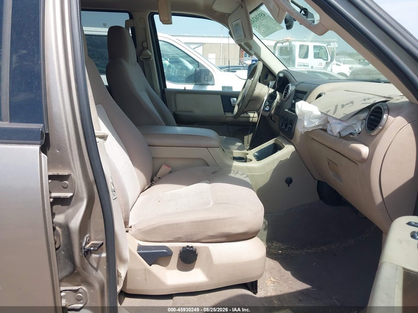 2003 FORD EXPEDITION auction photo 5