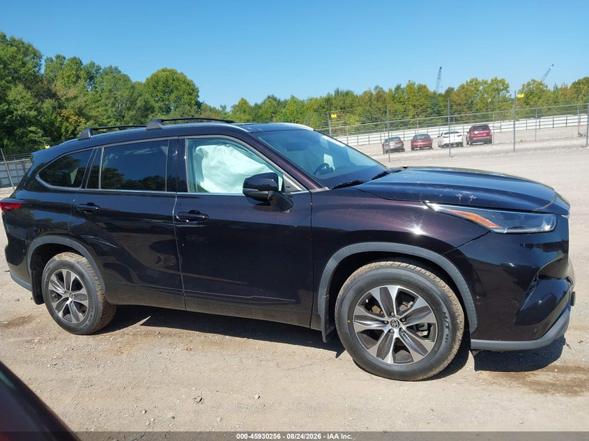 TOYOTA HIGHLANDER - zdjęcie 13