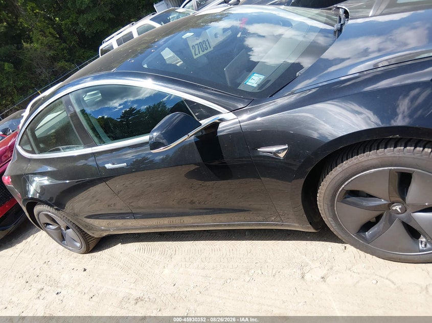 TESLA MODEL 3 - zdjęcie 12