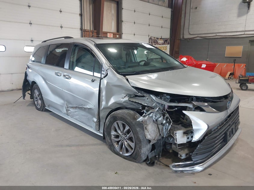 2021 TOYOTA SIENNA auction photo 1