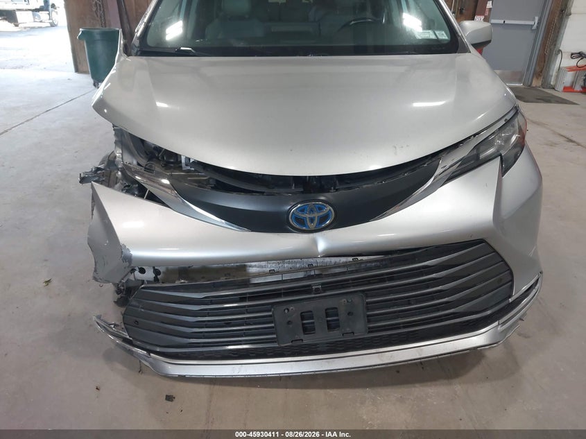 2021 TOYOTA SIENNA auction photo 6