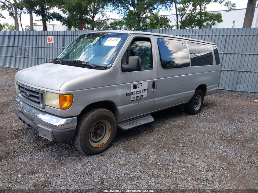 2006 FORD E-350 SUPER DUTY auction photo 2