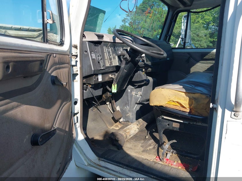 1999 INTERNATIONAL 4000 auction photo 7