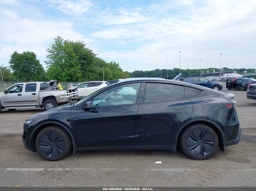 TESLA MODEL Y - zdjęcie 13