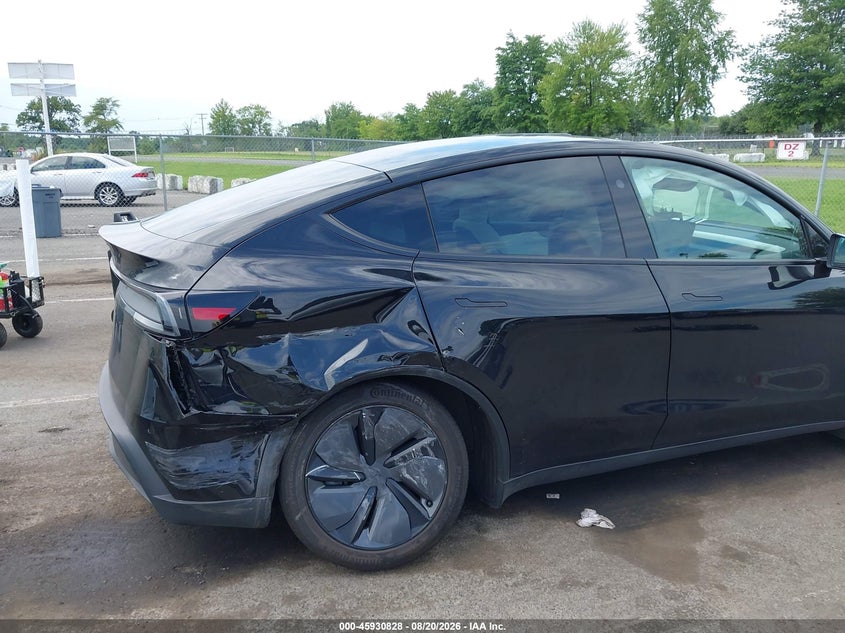 TESLA MODEL Y - zdjęcie 6