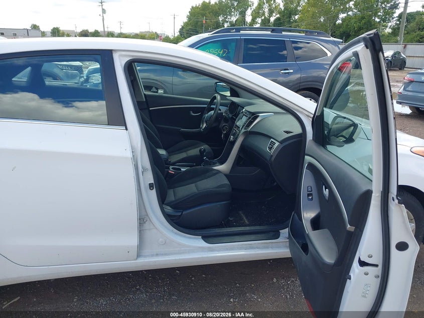2014 HYUNDAI ELANTRA GT auction photo 5