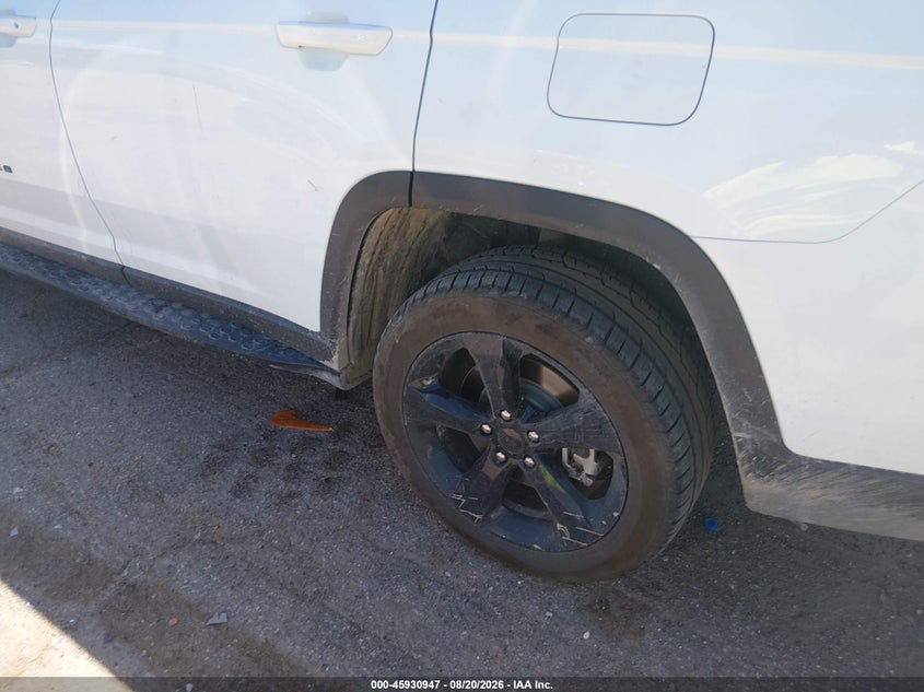 2023 JEEP GRAND CHEROKEE L auction photo 6