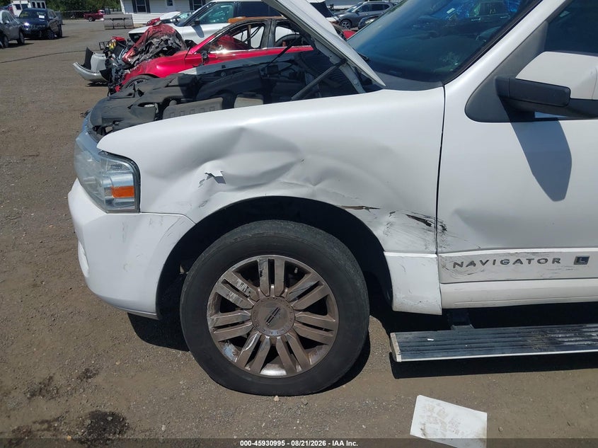 2011 LINCOLN NAVIGATOR SPORT UTILITY VEHICLE 5.4L V-8 VVT, 310HP