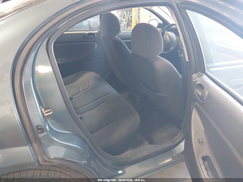 2005 CHRYSLER SEBRING auction photo 8
